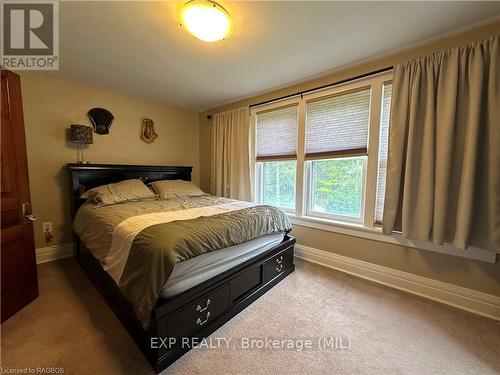 295 9Th Street, Hanover, ON - Indoor Photo Showing Bedroom