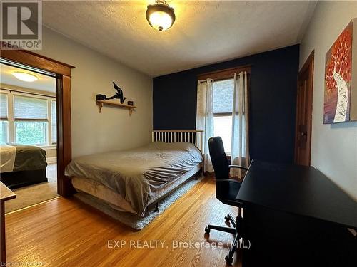 295 9Th Street, Hanover, ON - Indoor Photo Showing Bedroom