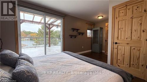 429 Lake Rosalind Road 4, Brockton, ON - Indoor Photo Showing Bedroom