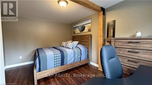 429 Lake Rosalind Road 4, Brockton, ON - Indoor Photo Showing Bedroom