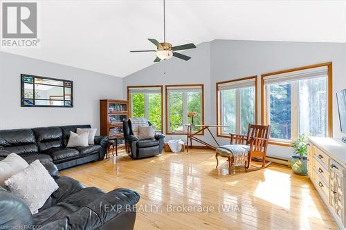 55 Forbes Road, Northern Bruce Peninsula, ON - Indoor Photo Showing Living Room