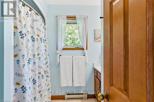 55 Forbes Road, Northern Bruce Peninsula, ON - Indoor Photo Showing Bathroom