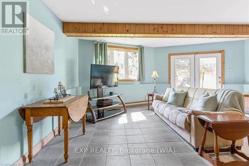 55 Forbes Road, Northern Bruce Peninsula, ON - Indoor Photo Showing Living Room