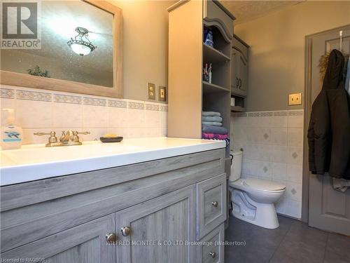 56 Mcgivern Street, Brockton, ON - Indoor Photo Showing Bathroom