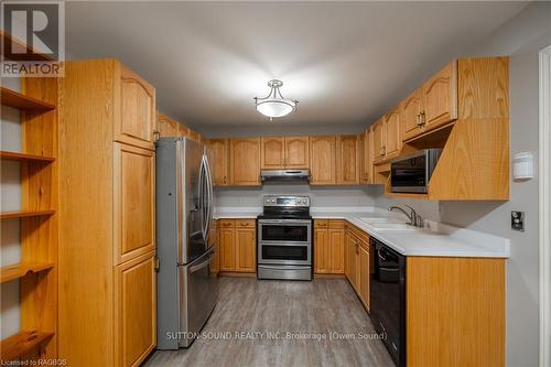 210 - 2555 3Rd Avenue W, Owen Sound, ON - Indoor Photo Showing Kitchen