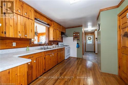 382890 Sideroad 18, West Grey, ON - Indoor Photo Showing Kitchen With Double Sink