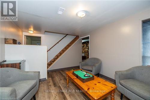 382890 Sideroad 18, West Grey, ON - Indoor Photo Showing Living Room