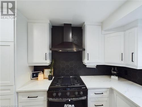 10 Smith Street, Kincardine, ON - Indoor Photo Showing Kitchen