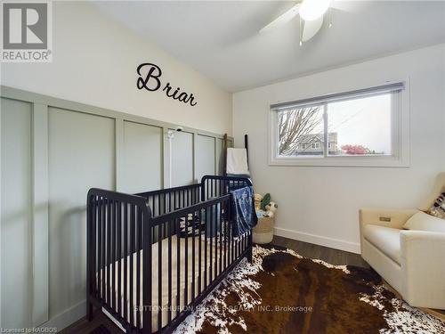 10 Smith Street, Kincardine, ON - Indoor Photo Showing Bedroom