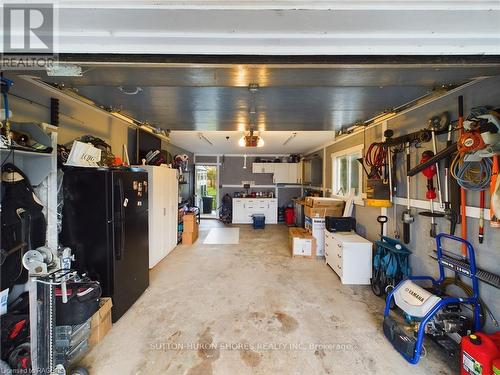 10 Smith Street, Kincardine, ON - Indoor Photo Showing Garage