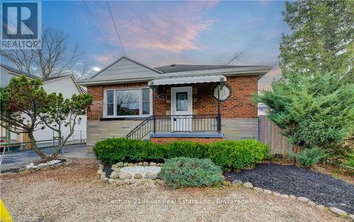 196 Queensdale Avenue E, Hamilton (Centremount), ON 