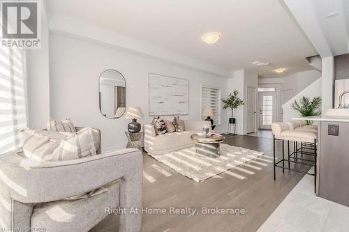 31 Baker Lane Lane, Brant, ON - Indoor Photo Showing Living Room