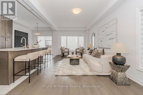 31 Baker Lane Lane, Brant, ON - Indoor Photo Showing Living Room