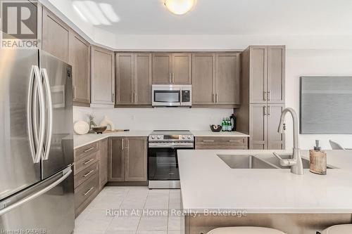 31 Baker Lane Lane, Brant, ON - Indoor Photo Showing Kitchen With Upgraded Kitchen