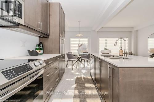 31 Baker Lane Lane, Brant, ON - Indoor Photo Showing Kitchen With Double Sink With Upgraded Kitchen