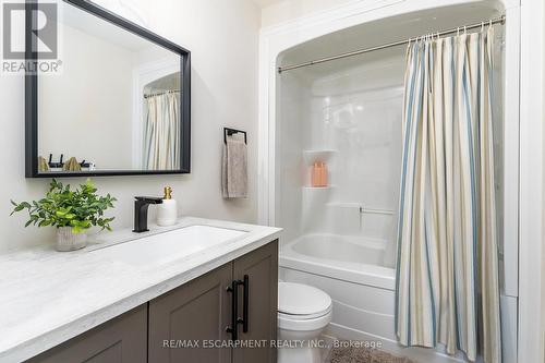 92 Ivy Crescent, Thorold, ON - Indoor Photo Showing Bathroom