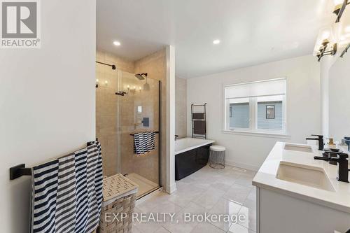 46 Andromeda Road, Ottawa, ON - Indoor Photo Showing Bathroom