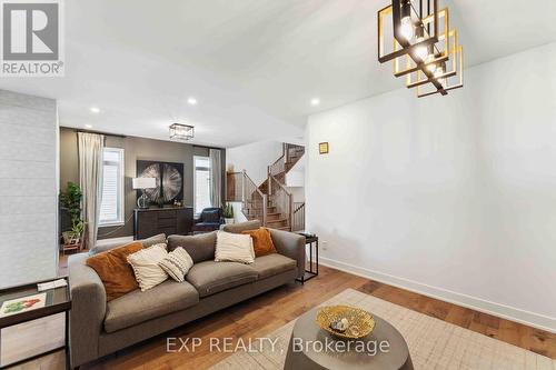 46 Andromeda Road, Ottawa, ON - Indoor Photo Showing Living Room