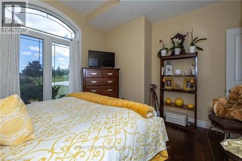 106 Neerhof Lane, Georgian Bluffs, ON - Indoor Photo Showing Bedroom