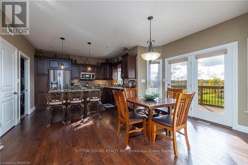 106 Neerhof Lane, Georgian Bluffs, ON - Indoor Photo Showing Dining Room