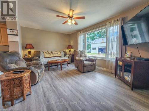 1076 Bruce Road 15, Brockton, ON - Indoor Photo Showing Living Room