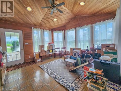 1076 Bruce Road 15, Brockton, ON - Indoor Photo Showing Living Room