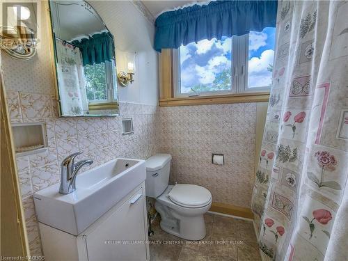 1076 Bruce Road 15, Brockton, ON - Indoor Photo Showing Bathroom