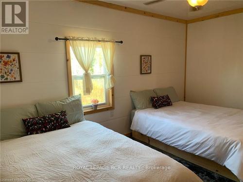 13-17 Zorra Drive, Northern Bruce Peninsula, ON - Indoor Photo Showing Bedroom