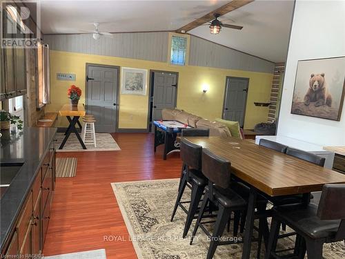 13-17 Zorra Drive, Northern Bruce Peninsula, ON - Indoor Photo Showing Dining Room