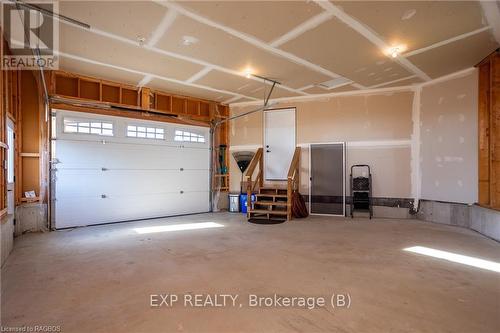 85621 Sideroad 7, Meaford, ON - Indoor Photo Showing Garage