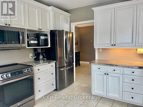 108 Hinks Street, Brockton, ON - Indoor Photo Showing Kitchen