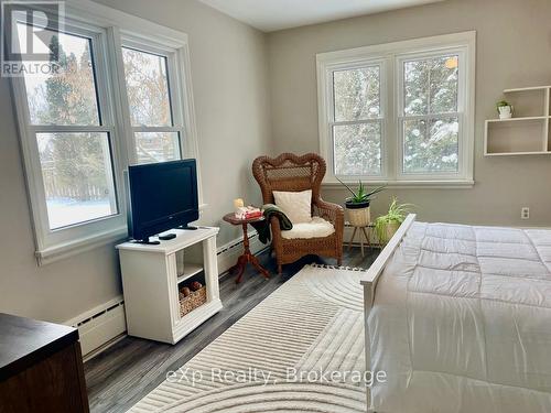 108 Hinks Street, Brockton, ON - Indoor Photo Showing Bedroom