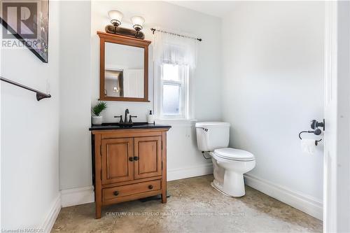 2245 4Th Avenue W, Owen Sound, ON - Indoor Photo Showing Bathroom