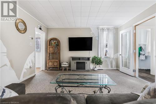 2245 4Th Avenue W, Owen Sound, ON - Indoor Photo Showing Living Room With Fireplace