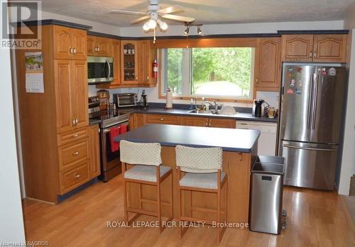 25 Avele Road, South Bruce Peninsula, ON - Indoor Photo Showing Kitchen