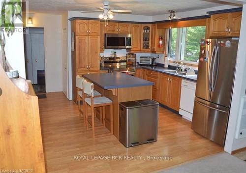 25 Avele Road, South Bruce Peninsula, ON - Indoor Photo Showing Kitchen With Double Sink