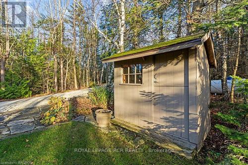 92 Moore St, Northern Bruce Peninsula, ON - Outdoor