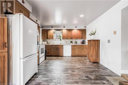 929 Huron Terrace, Kincardine, ON - Indoor Photo Showing Kitchen