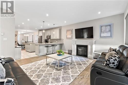 466 Normanton Street, Saugeen Shores, ON - Indoor Photo Showing Living Room With Fireplace