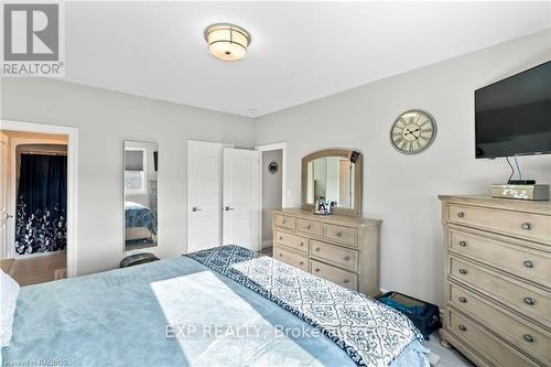 466 Normanton Street, Saugeen Shores, ON - Indoor Photo Showing Bedroom