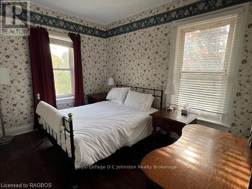 69 Albert Street N, Saugeen Shores, ON - Indoor Photo Showing Bedroom