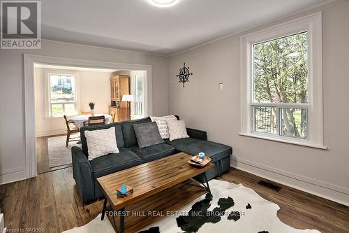 54 Mark Street W, Grey Highlands (Markdale), ON - Indoor Photo Showing Living Room