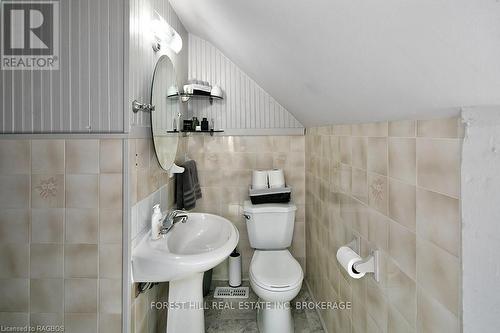 54 Mark Street W, Grey Highlands (Markdale), ON - Indoor Photo Showing Bathroom