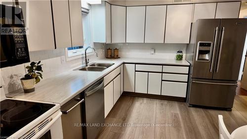 355 Penetangore Row, Kincardine, ON - Indoor Photo Showing Kitchen With Double Sink