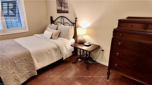 355 Penetangore Row, Kincardine, ON - Indoor Photo Showing Bedroom