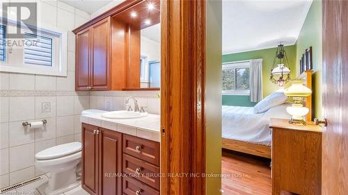 490 7Th Street W, Owen Sound, ON - Indoor Photo Showing Bathroom