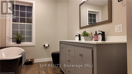 53 Concession 6, Brockton, ON - Indoor Photo Showing Bathroom