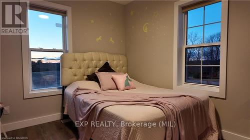 53 Concession 6, Brockton, ON - Indoor Photo Showing Bedroom