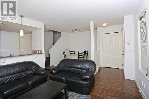 4 6538 Elgin Avenue, Burnaby, BC - Indoor Photo Showing Other Room