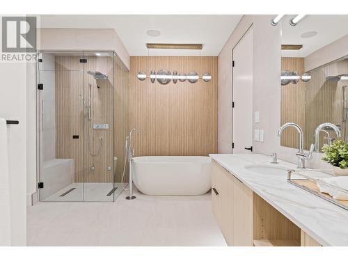 4983 Bucktail Lane, Kelowna, BC - Indoor Photo Showing Bathroom